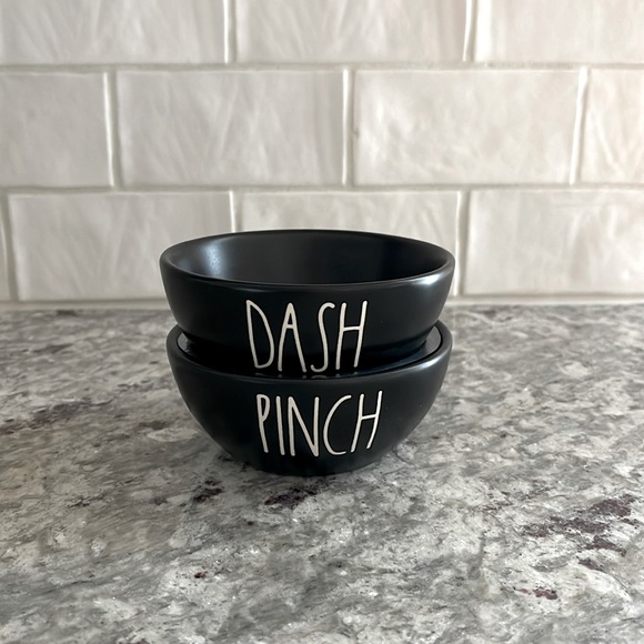 Rae Dunn Matte Black Pinch Bowls - Picture 1 of 3
